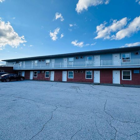 Pamola Motor Lodge Millinocket Exterior foto