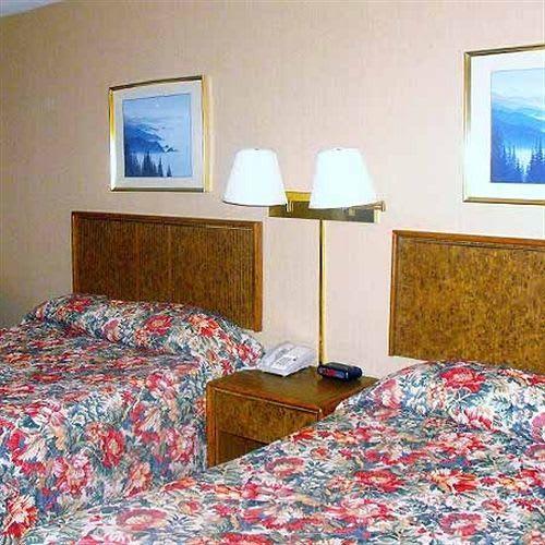 Pamola Motor Lodge Millinocket Exterior foto